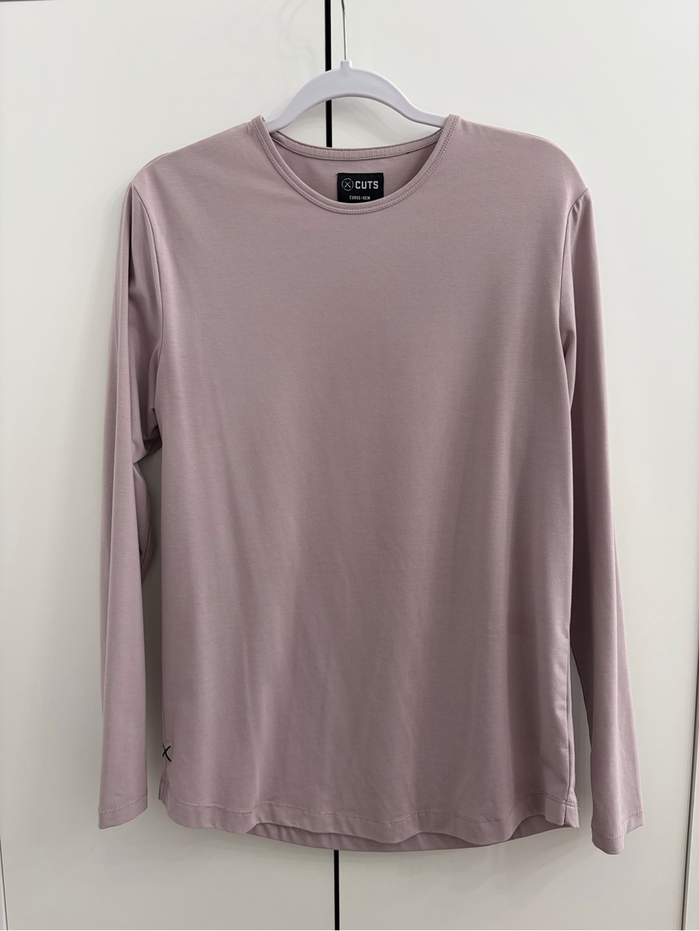 Cuts Clothing Men's Long-Sleeve Crew